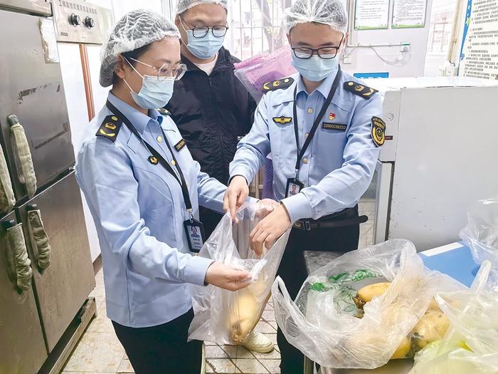 重庆市涪陵区市场监管局开展校园食品安全排查整治专项行动