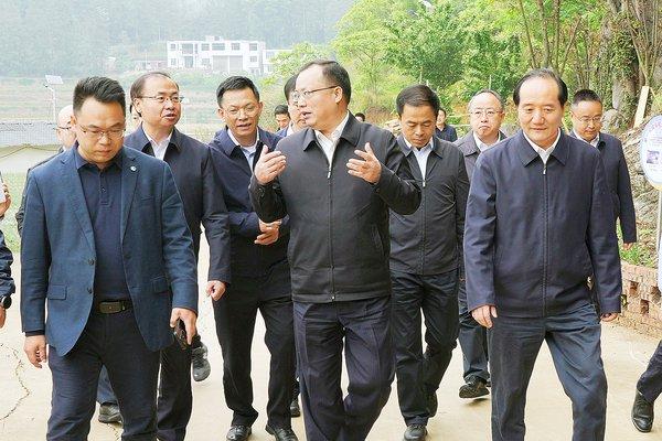中国航空工业集团党组领导到贵州安顺四县调研乡村振兴工作