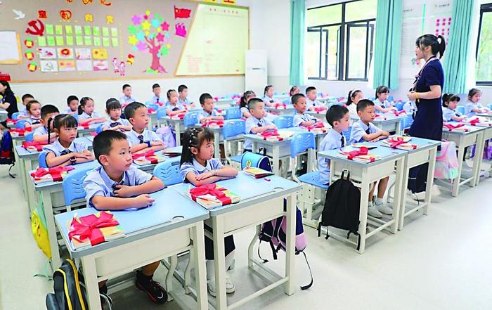 公办小学“三对口” 网上报名扫码入学