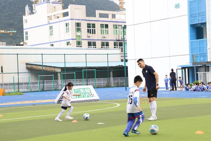 “深圳街超”走进坪山锦龙小学，共筑校园足球梦