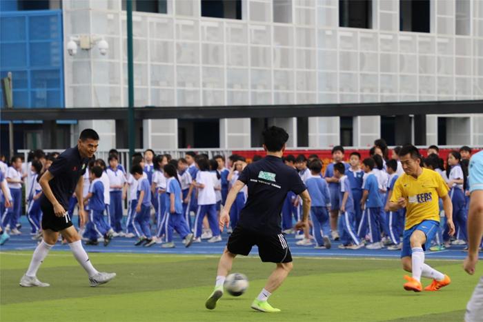 “深圳街超”走进坪山锦龙小学，共筑校园足球梦