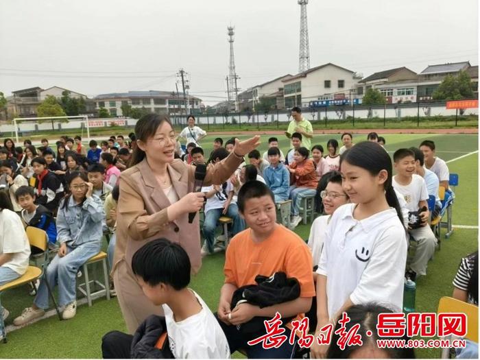 湘阴县樟树中学：法治风景 亮丽校园