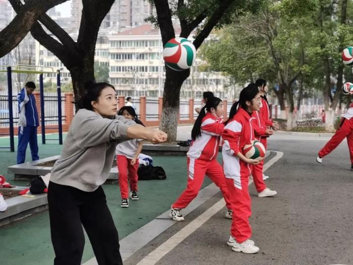 七中名师风采系列展示——九江市体育教师专业素养比赛一等奖获得者陈鑫