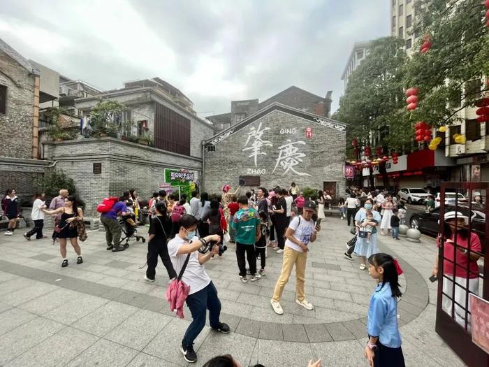 假期首日，肇庆景区“人从众”！有拍到你的身影吗？