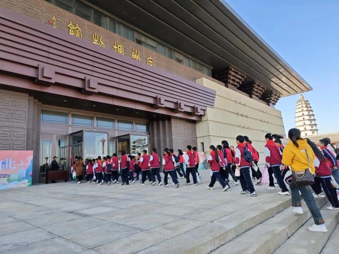 【五一假期•文明旅游正面引导与反面曝光】文明旅游 快乐出行