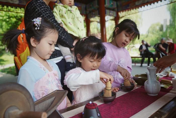 捏塑牡丹、体验茶文化，园博馆“五一”假期活动展示园林之韵