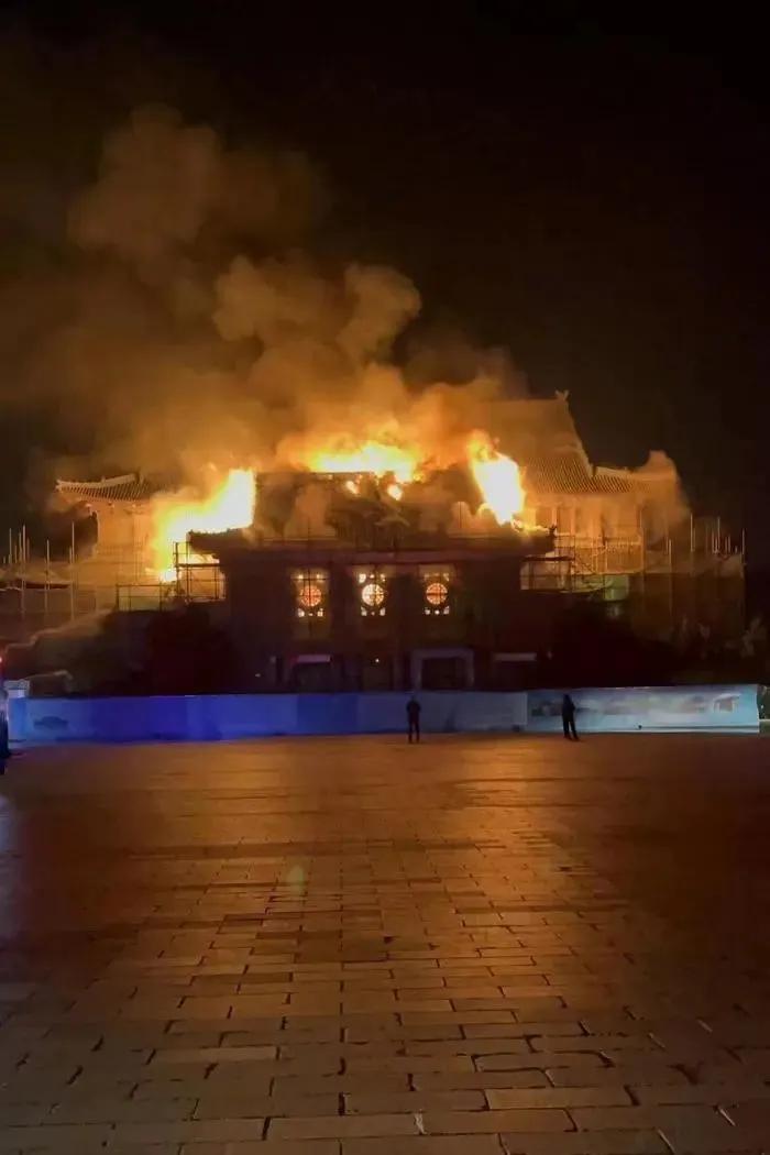 这个全国重点文物保护单位着火，房顶已基本坍塌！河南大学致歉，节前曾部署“五一”消防工作