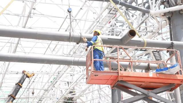 推动项目建设跑出“加速度”！沪苏湖铁路上海松江站建设者抢抓工期不停工