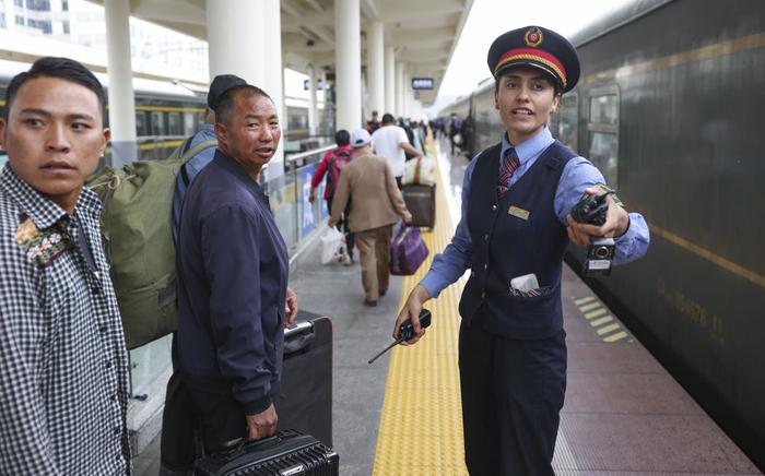 从马背到列车，她成长为我国首位塔吉克族列车长