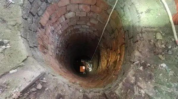 事发宁波一小区附近，11岁男孩在采摘桑果过程中不慎坠入6米深井