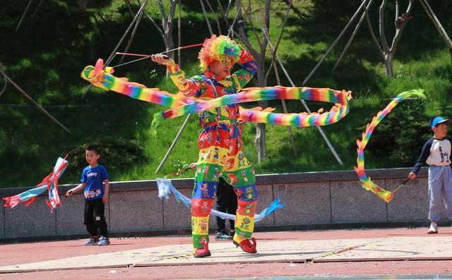 五一假期，荣成赤山樱花盛开迷醉游人