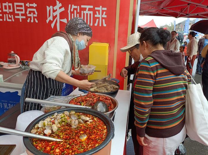 吴忠早茶美食文化节游客人数突破30万人