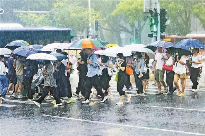 持续18天！深圳这轮雨期实在长 20年来最长前汛期降雨集中期结束，未来一周多云为主有间歇性雷阵雨