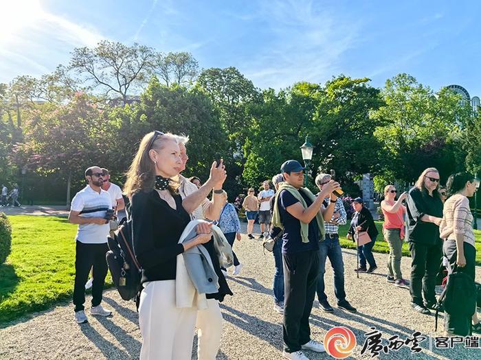 广西多彩民族演出惊艳“快闪”维也纳街头