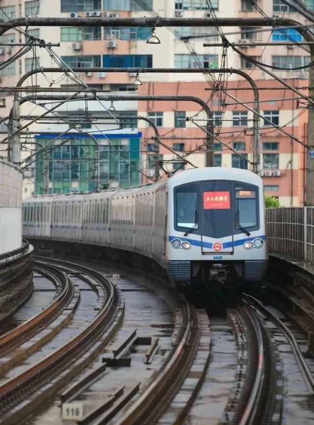 上海地铁有哪些线路？哪年“出生”？又有哪些民间昵称？看这一篇都get了！