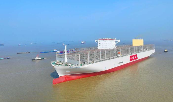全球重箱装载量最大集装箱船出海试航