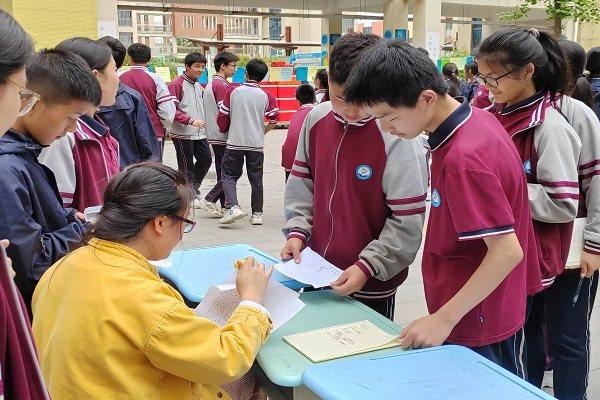 浸品汉字之味，探悟语文之魅 郑州市二七区嵩山路学校开展语文学科文趣市集活动