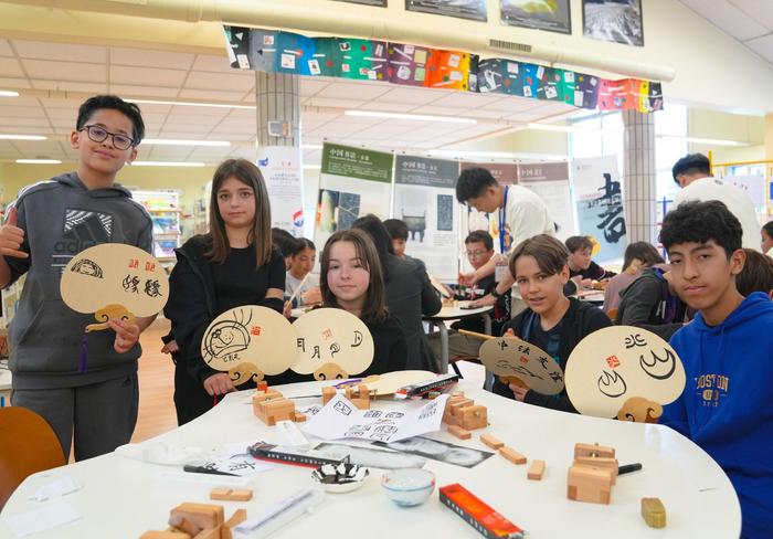 华东师大带着中国功夫、书法篆刻和羽毛球世界冠军走进法国校园