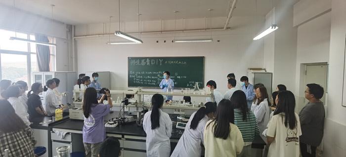 在昆明医科大学的实验室里做唇膏和洗手液是什么体验？