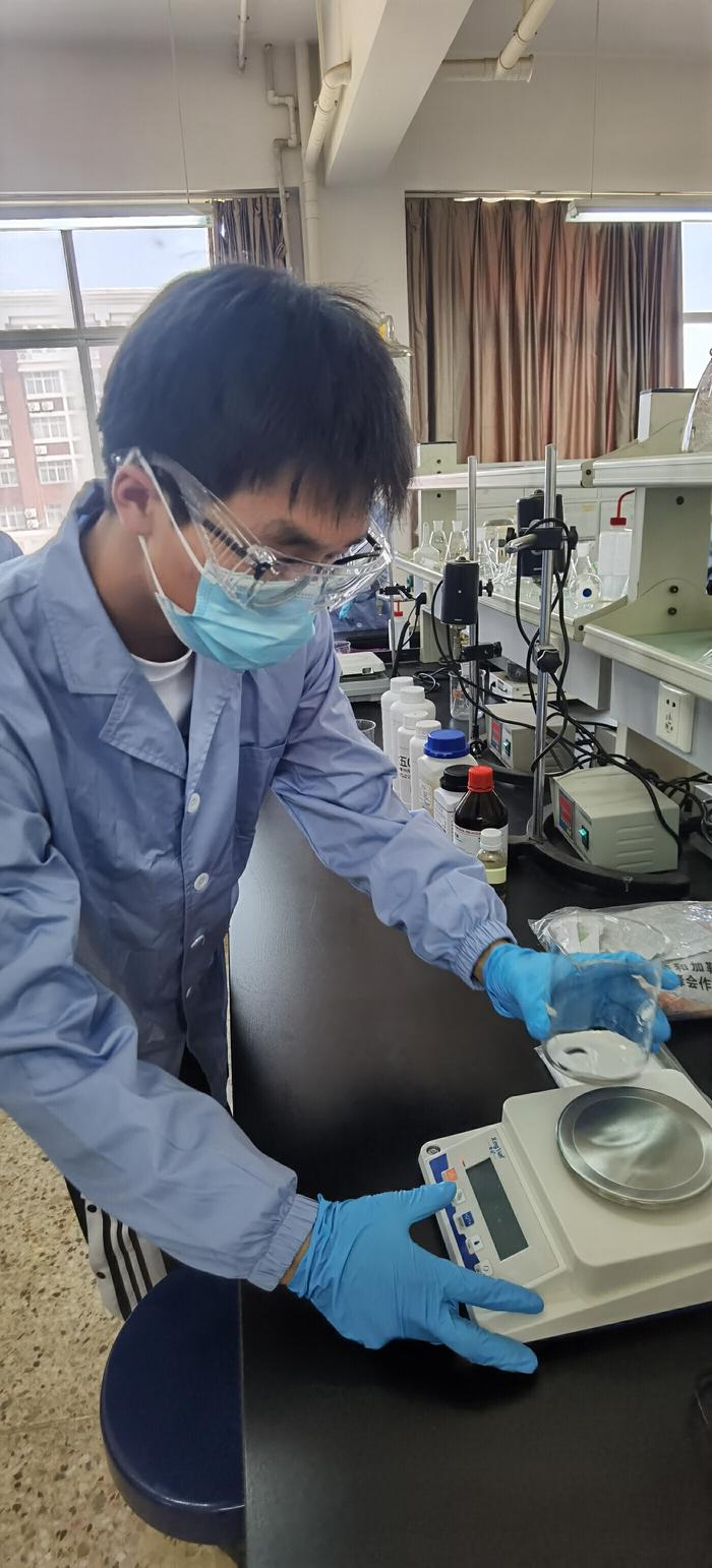 在昆明医科大学的实验室里做唇膏和洗手液是什么体验？