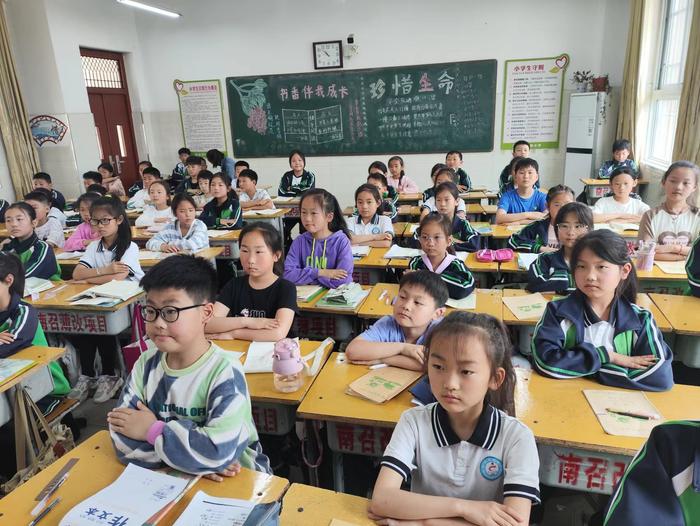 南召县城郊乡浩创小学“扫黑除恶”共建平安校园活动纪实