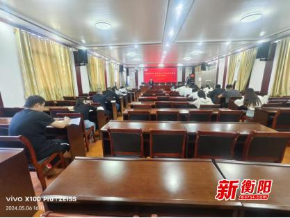 以考促干强管理！衡阳市六中举行中层干部及青年教师行政能力测试
