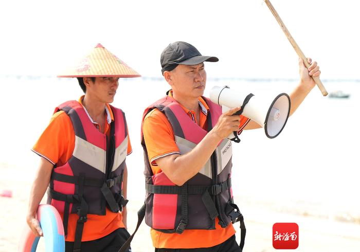 海口假日海滩水上救生队：当好海边生命“护航队” 19年挽救上百遇险者