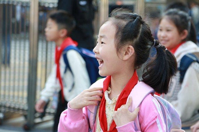 平江县新城学校：世界微笑日，收集最美笑脸