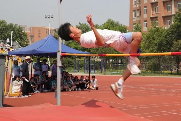 青春飞扬 运动无限 西安市经开第二中学第十六届春季田径运动会圆满落幕