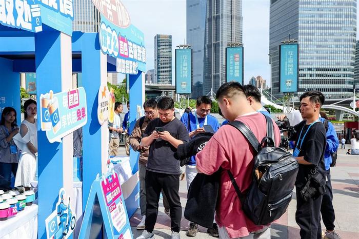 今年咖啡节福利再升级！外卖平台送出55万杯咖啡，让市民畅享“咖啡自由”