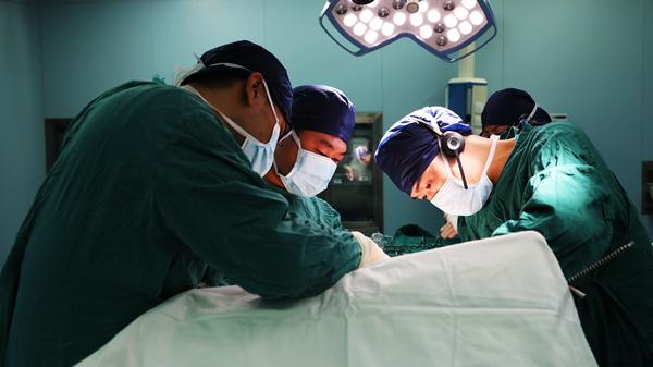这种新疗法让不能接受手术的肝癌晚期病人看到希望 上海已有百余位患者受益