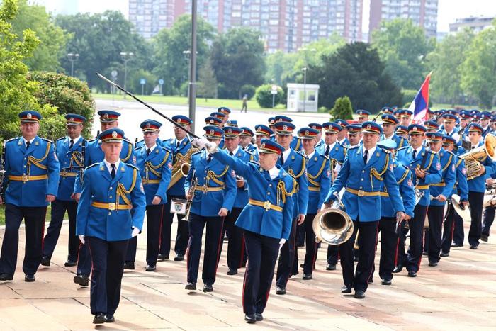 高清大图丨访问塞尔维亚 习近平主席受到“最热烈的欢迎”