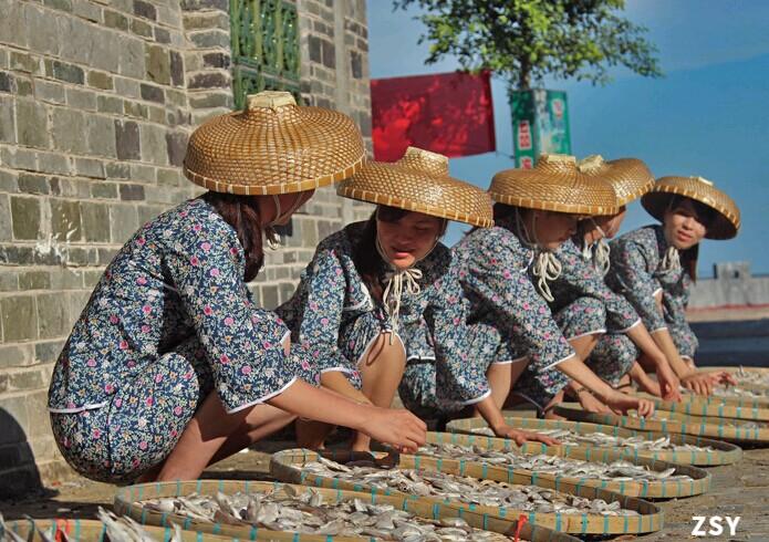 夏日风情无限！快来防城港这个原汁原味的渔村，尽享美食与海滨风光吧~