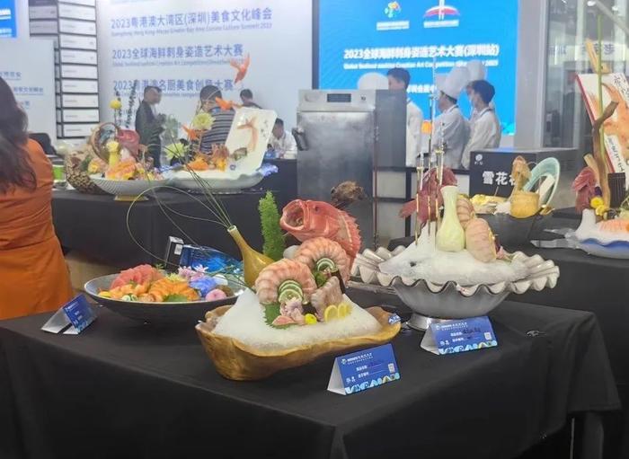 在深圳，“巨无霸”金枪鱼现切现吃！