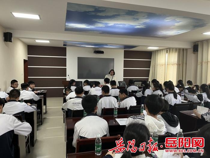 华容县长工实验学校：行走的思政课