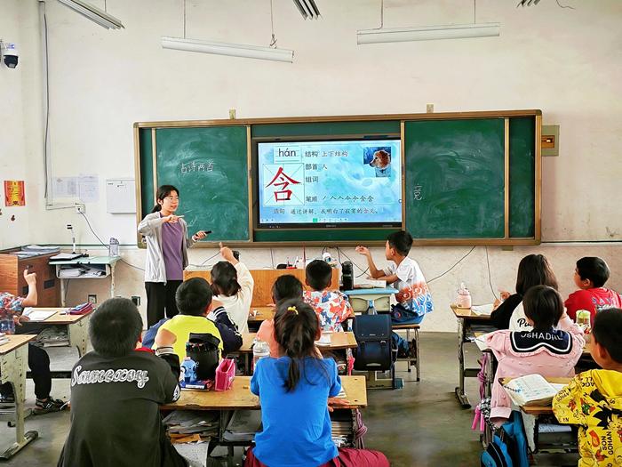 强化教学常规管理   促进学校内涵发展 ——镇平县曲屯镇中心学校开展教学管理校校行活动