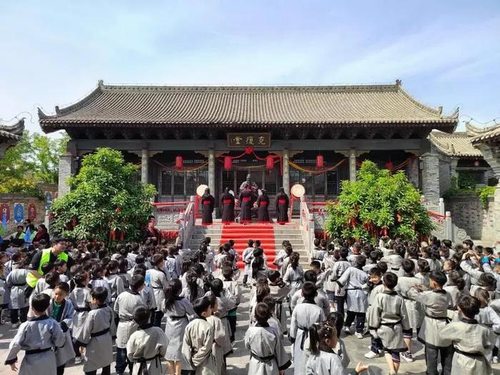 云阁书院习汉礼 白鹿原上传家训——西安市未央区红旗小学研学旅行实践活动