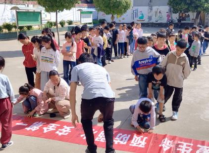 强化安全教育 增强防溺意识——南召县崔庄乡塔寺小学举行防溺水宣誓大会及签名活动