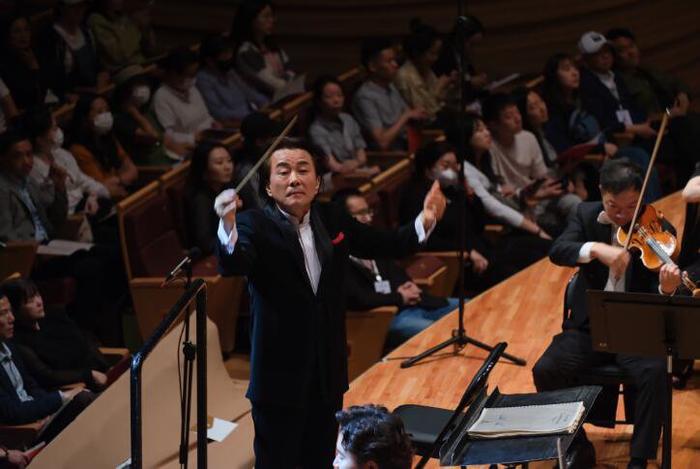 四川交响音乐厅首场音乐会上演 呈现中外经典乐章