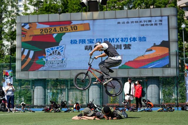 预热推广进行时：思南路幼儿园萌宝的小轮车初体验