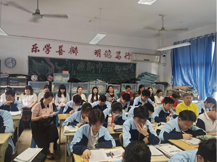 “乐”动生命，乐在其中——九江三中高中英语谢诺诗老师的公开课