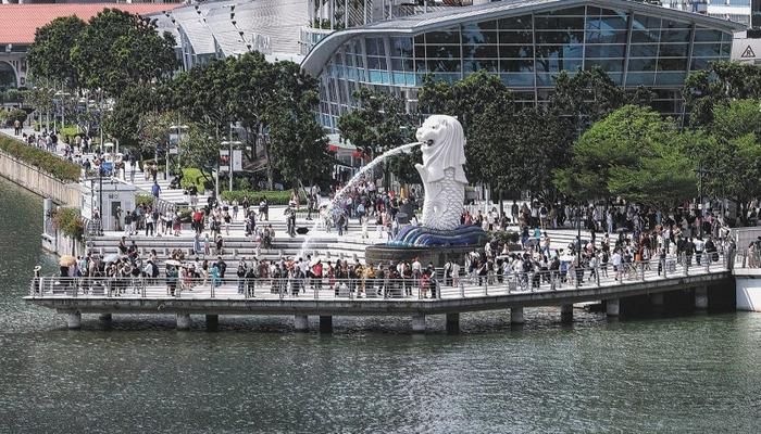 新加坡新总理危机感中迎接新挑战