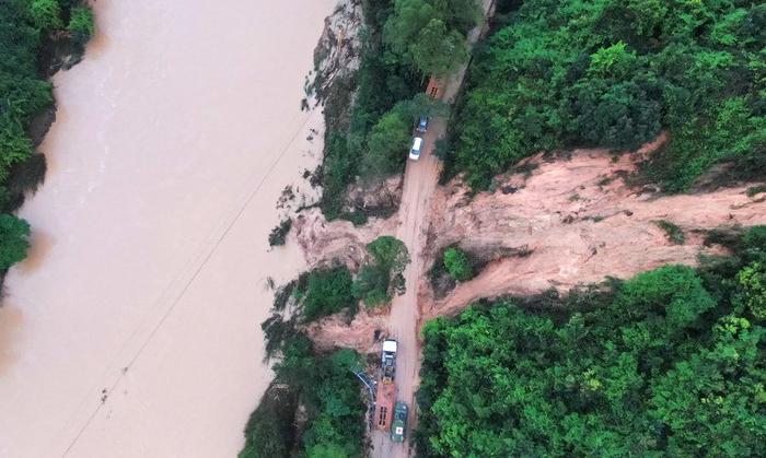 上观对话：极端降雨下滑坡、道路塌方频发，我们还能做些什么？