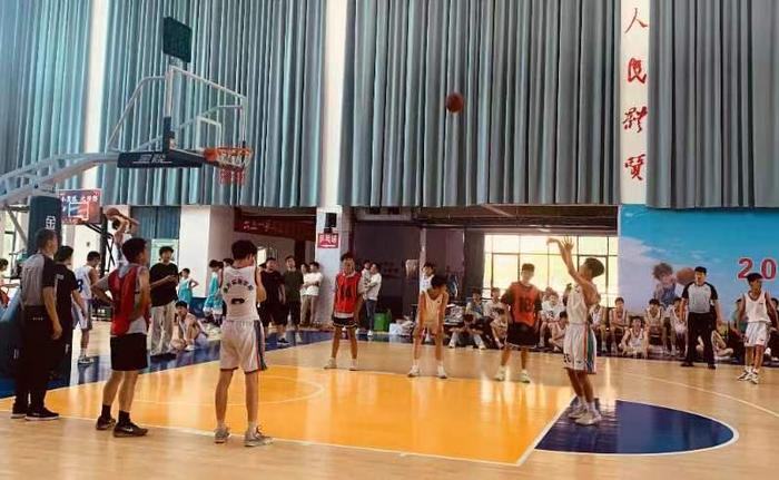 邓州市穰东实验学校在邓州市中小学校园篮球联赛中斩获季军