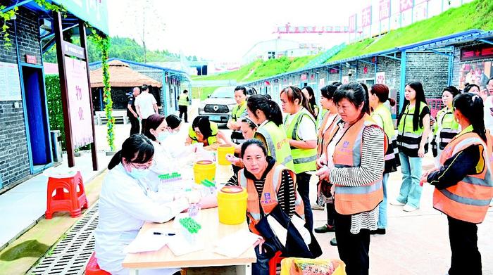 遂宁安居区这个工地上，有工友喜欢的“家”