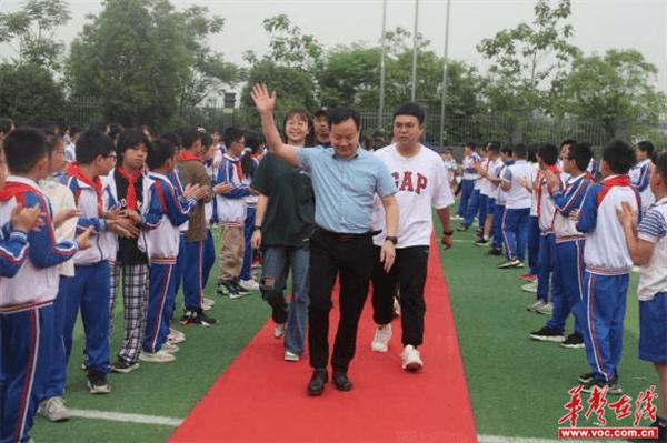 栗雨小学在天元区足球联赛中崭露头角