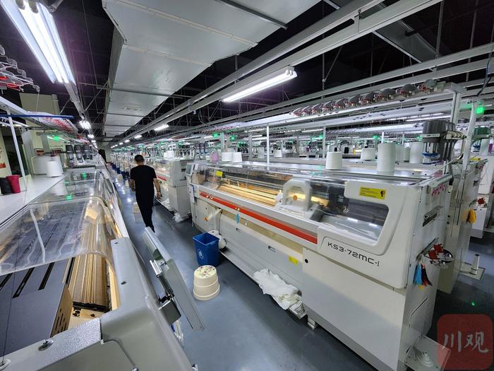 C视频丨一线成衣，“智改数转”如何赋能传统纺织业？
