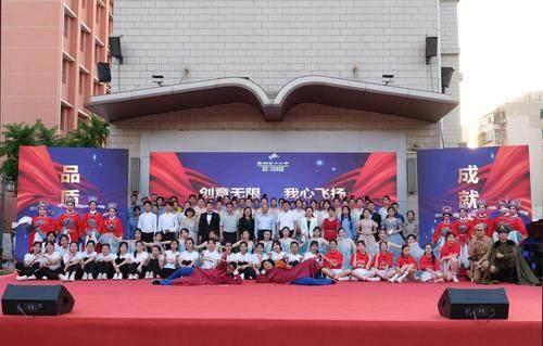 科技与人文齐飞 创新与传承同在 郑州市第四十二中学举办第六届创客文化艺术节