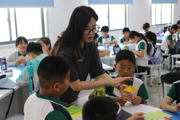 太华路小学师生参加西安新知小学教育集团“读城记”主题研学活动