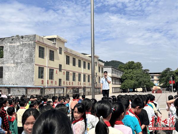 江华瑶族自治县河路口镇中心小学开展防震减灾安全疏散演练